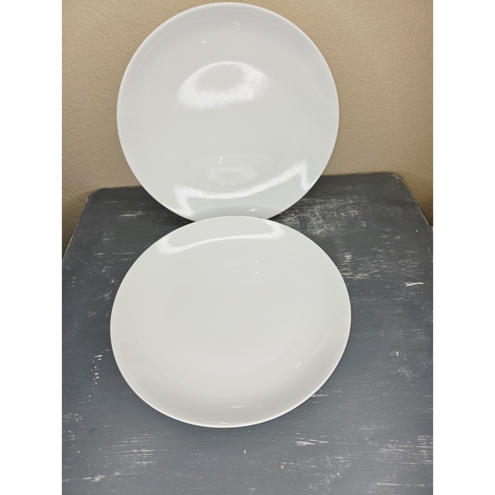 Crate & Barrel‎ White Porcelain Dinner Plates 10.75" Made In China Set Of 2